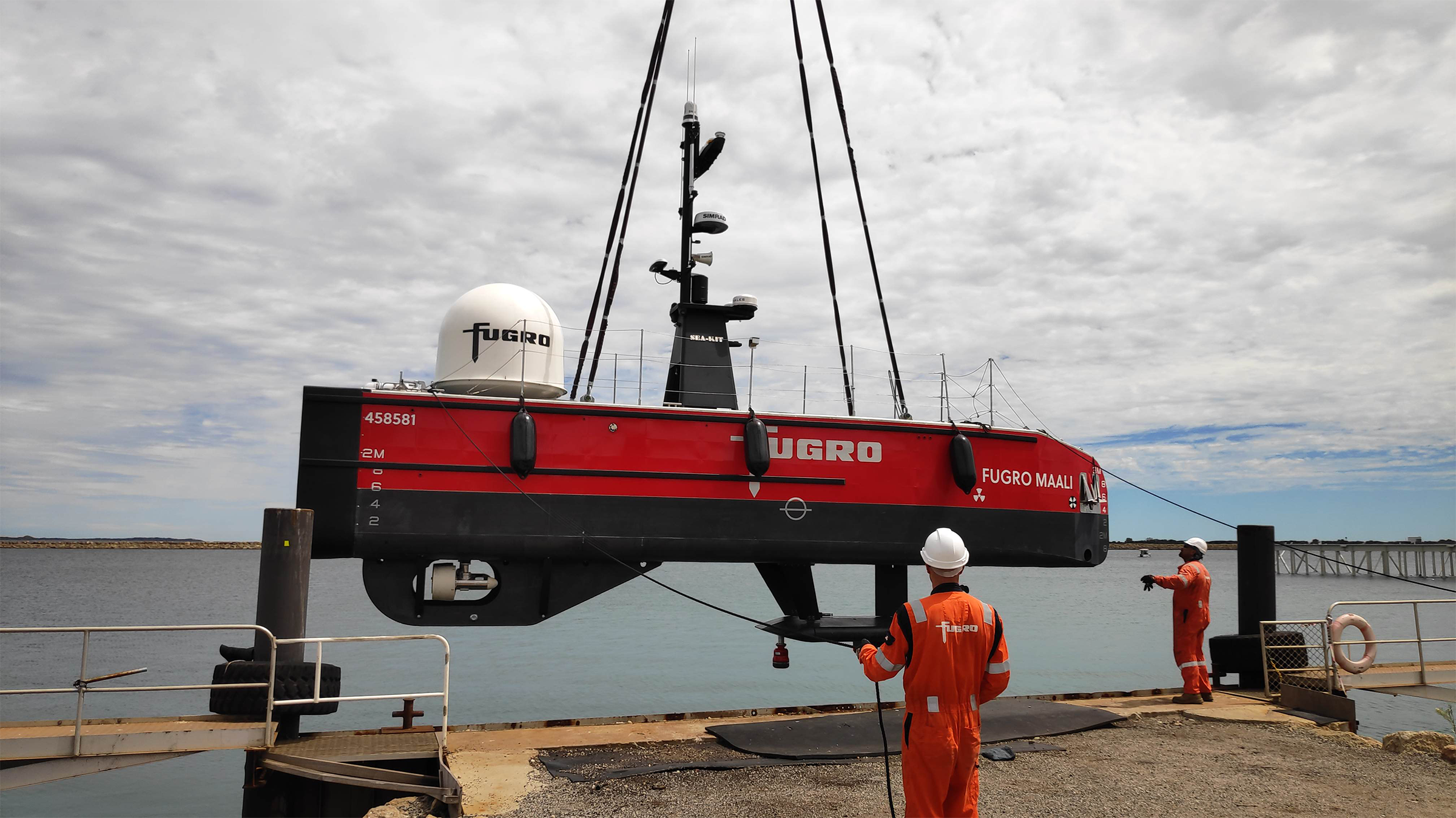 USBL being used on a USV to track underwater AUVs
